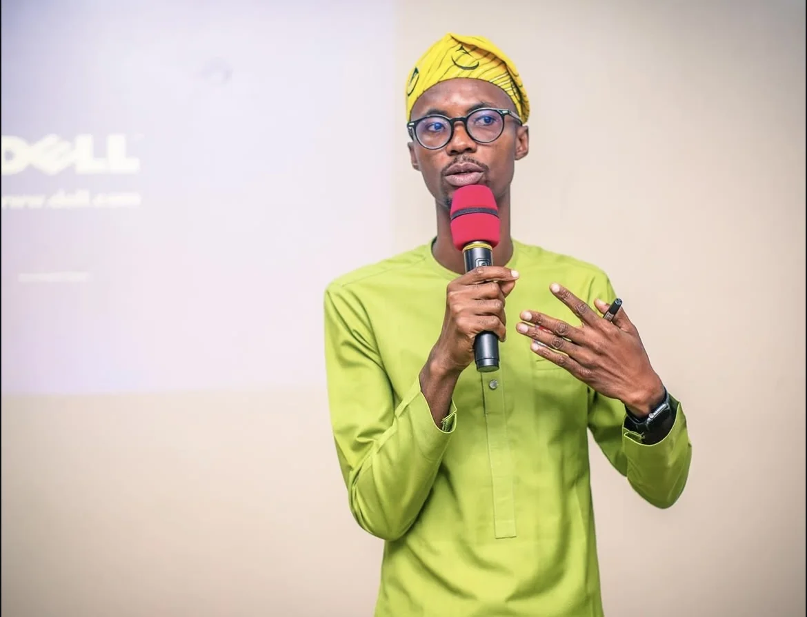 Ajíbọ́lá Ọládìípọ̀ in public dialogue