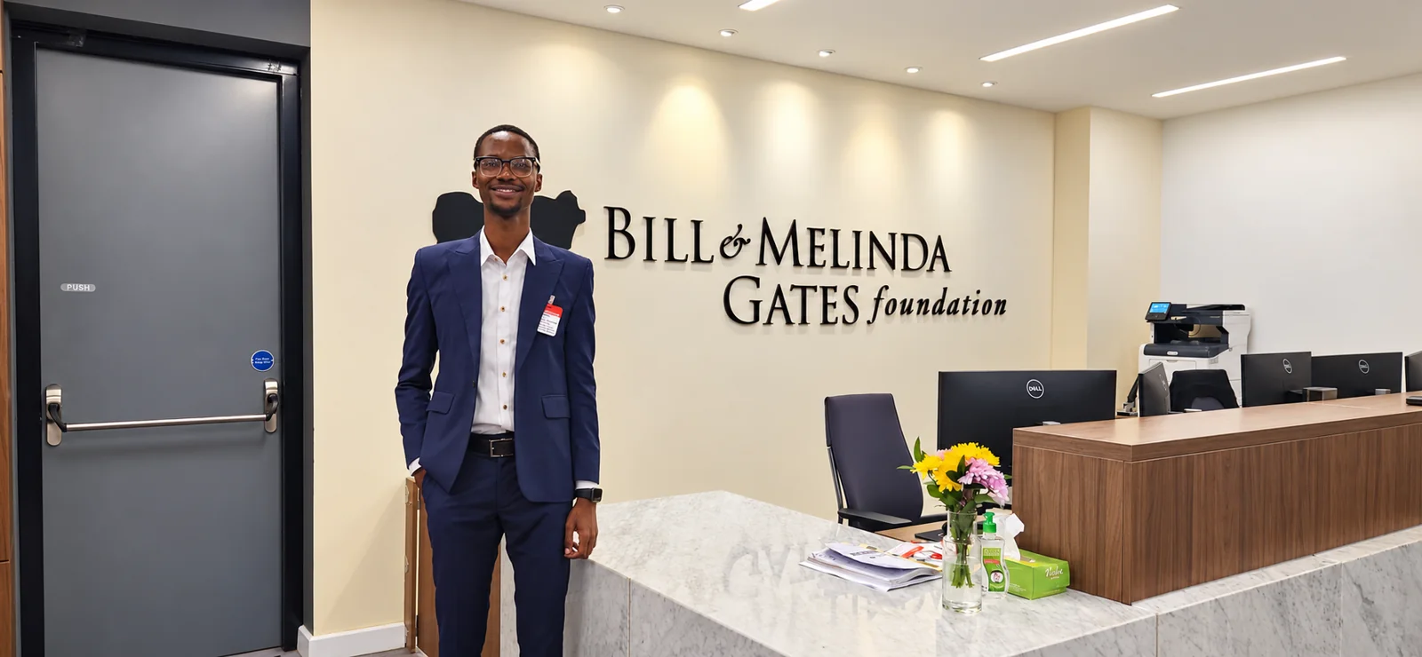 Ajíbọ́lá Ọládìípọ̀ at work